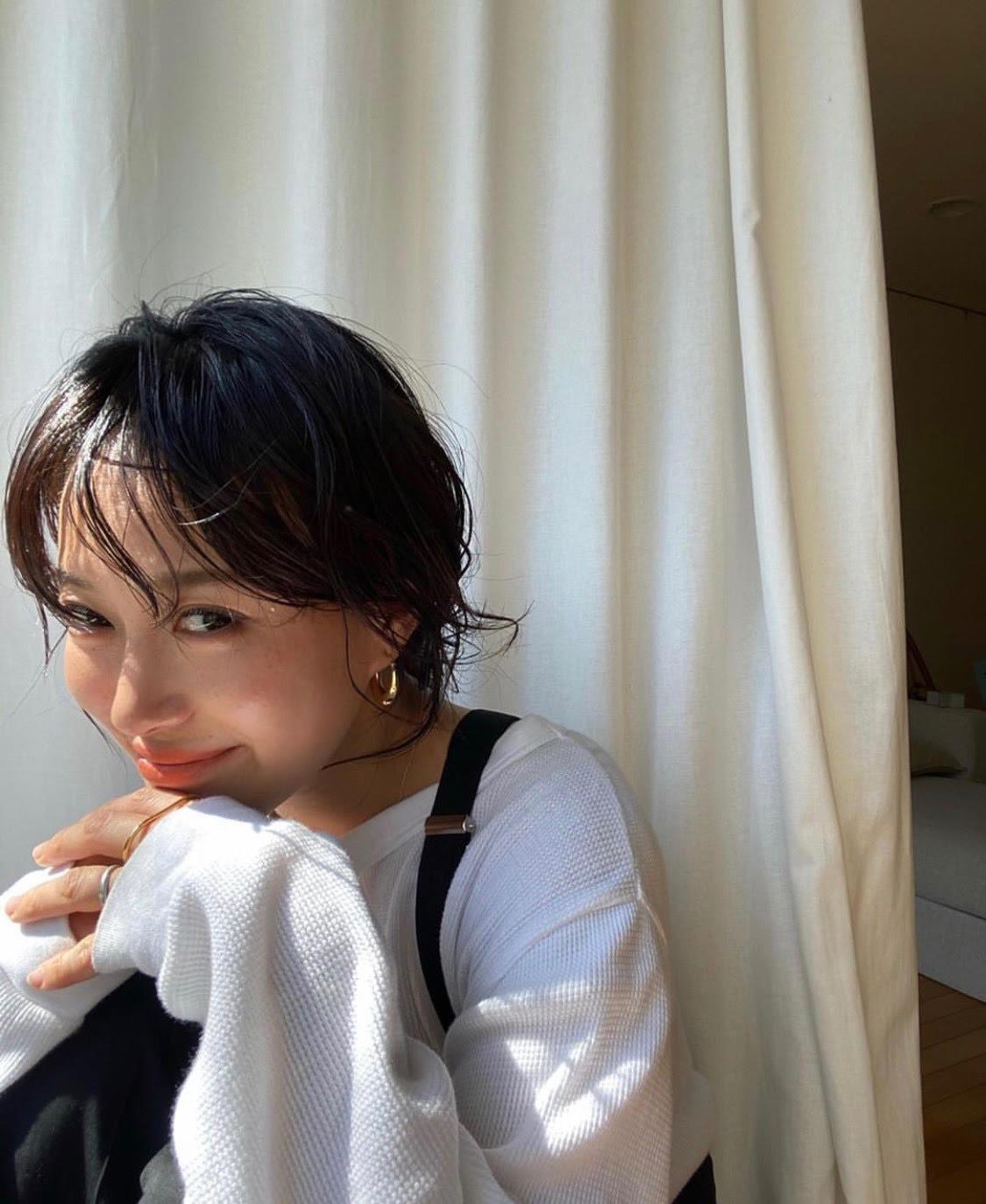 「日本調剤の赤汁」Webムービー出演・石岡真実さん