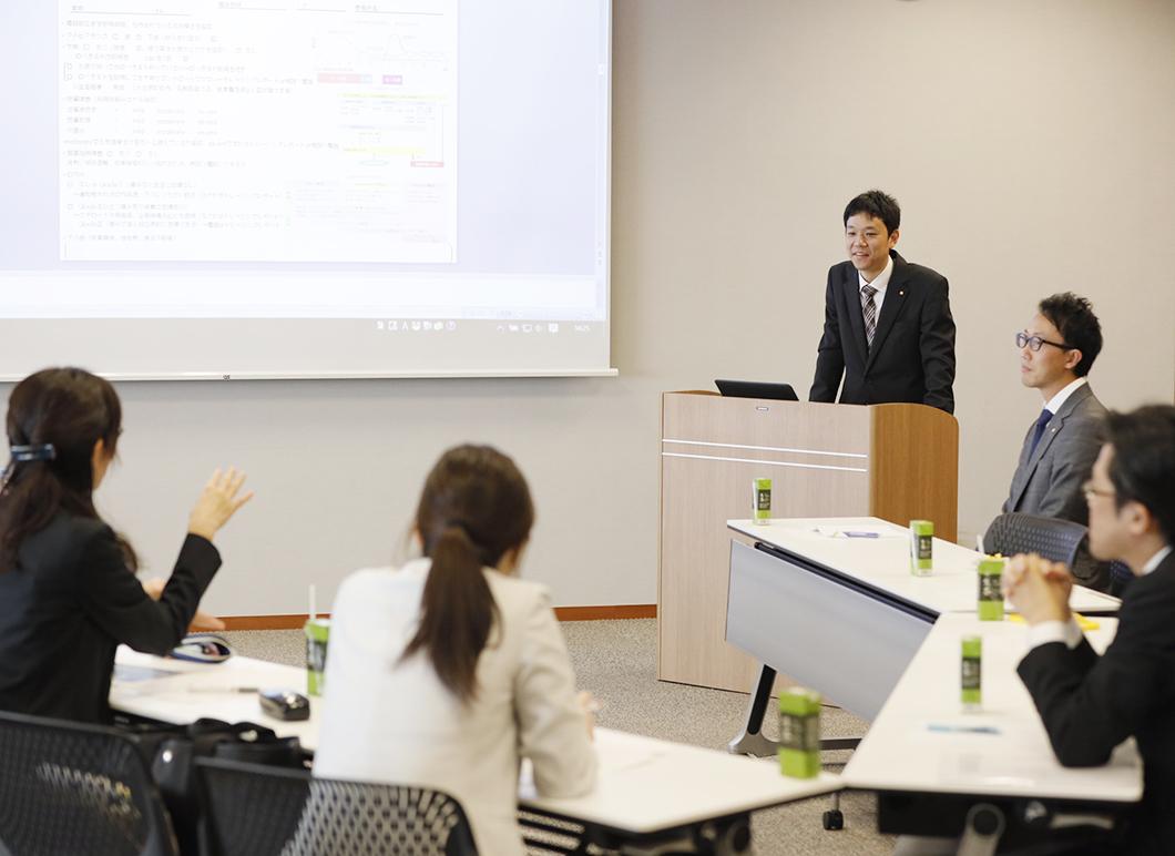 日本調剤のがん薬物治療研修の様子
