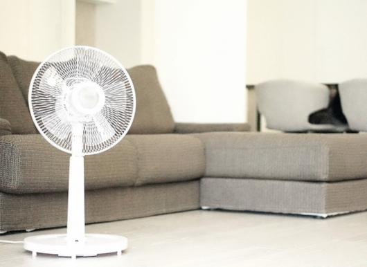 扇風機が置かれているリビング